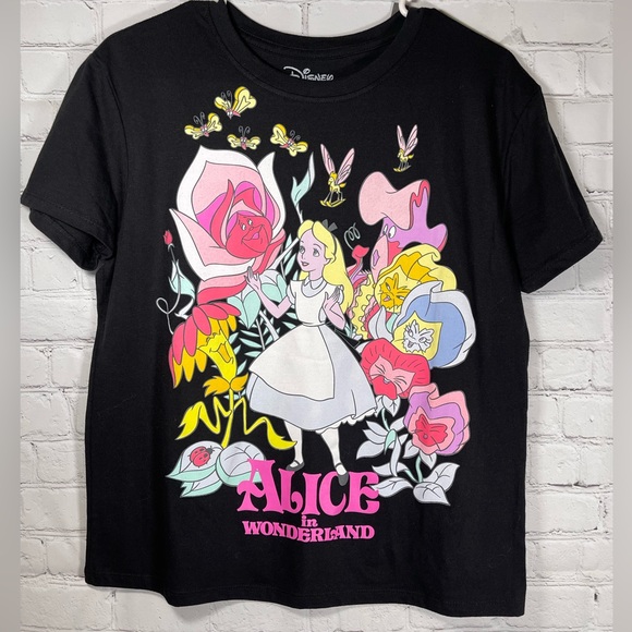 Disney Tops Alice in Wonderland Women’s Small Graphic Tee - Picture 2 of 7